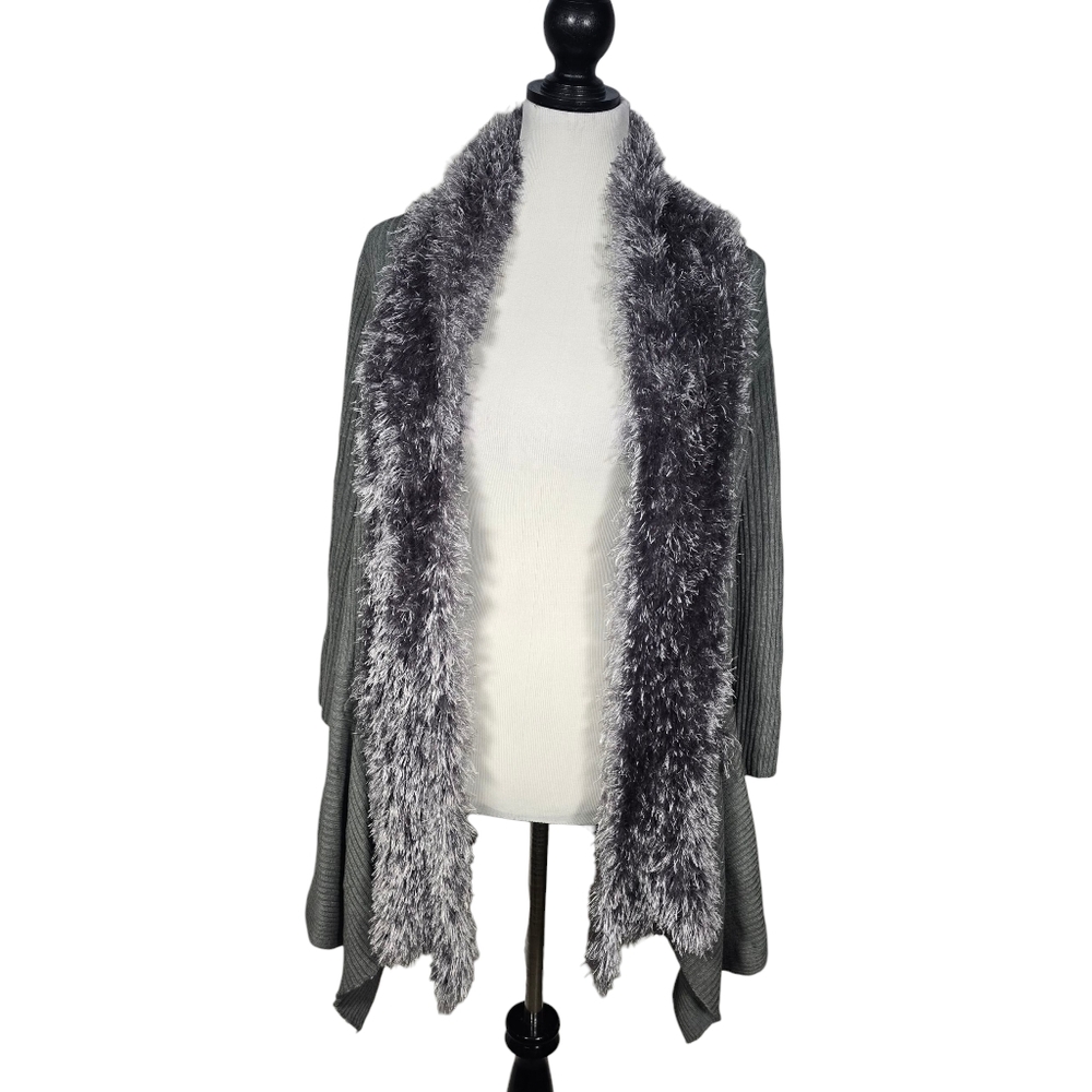 Lauren Michelle Woman 1X Gray Open Front Knit Cardigan with Faux Fur Trim
